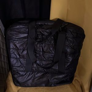 Black rumple carry bag